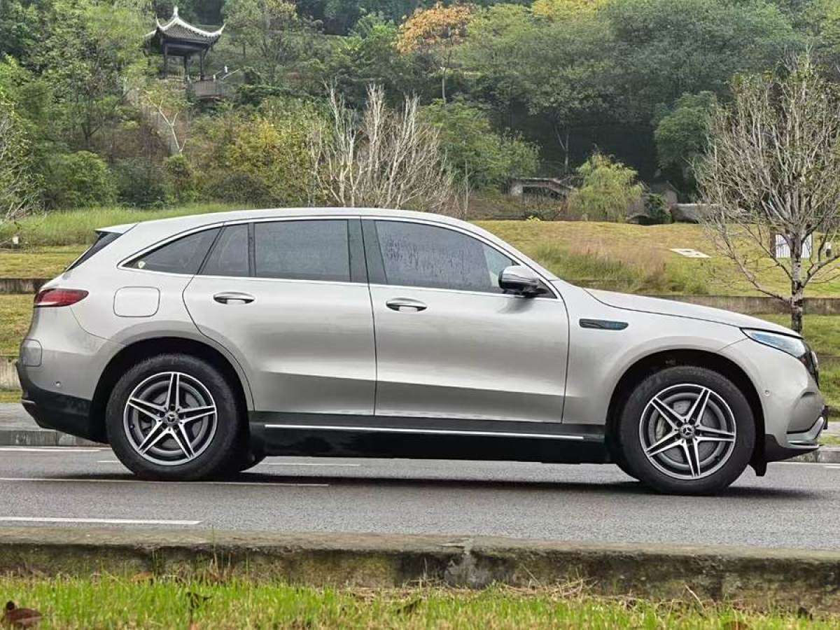 奔馳 奔馳EQA  2022款 EQA 300 4MATIC 首發(fā)特別版圖片