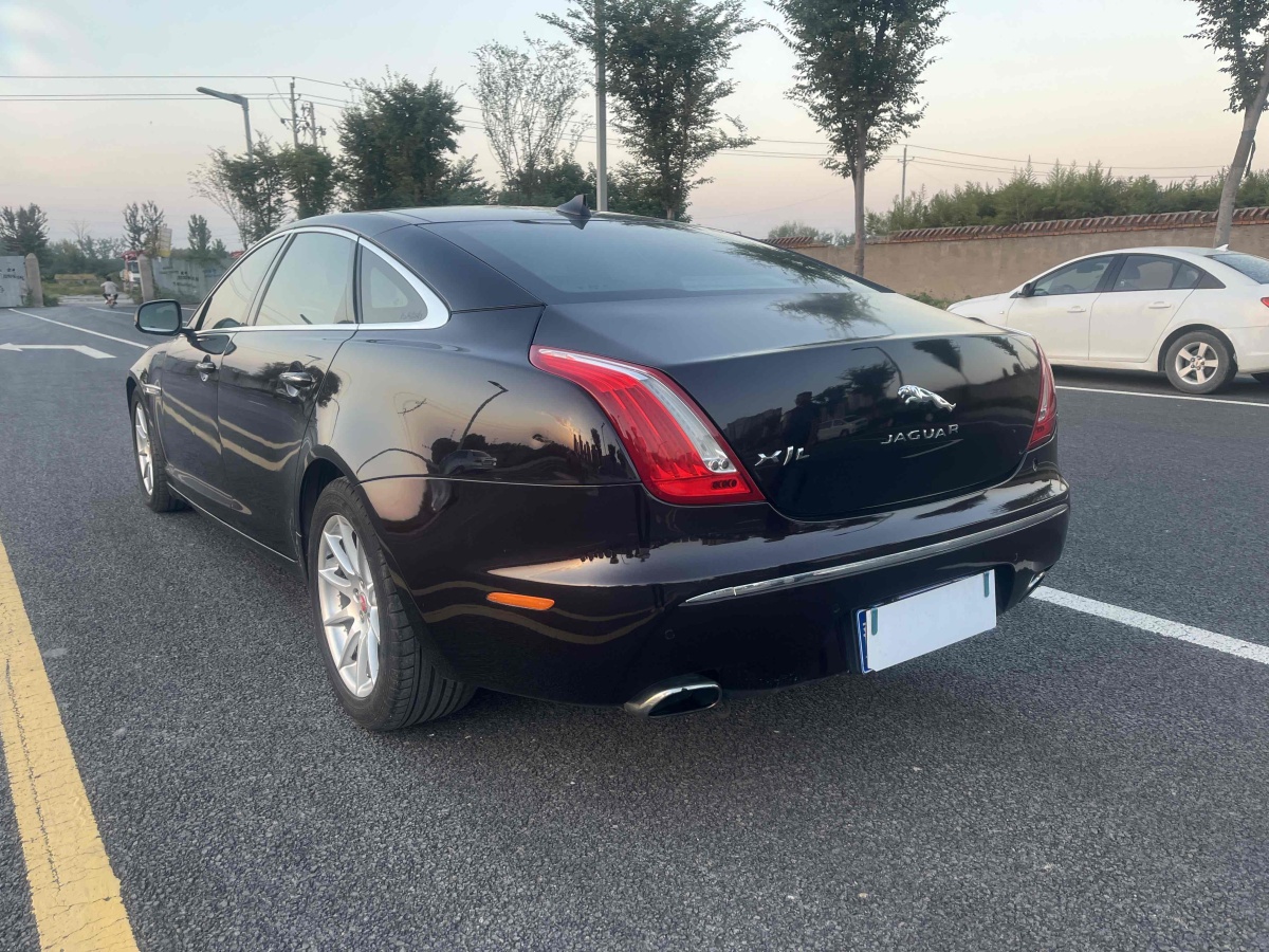 捷豹 XJ  2013款 XJL 2.0T 全景商務(wù)版圖片