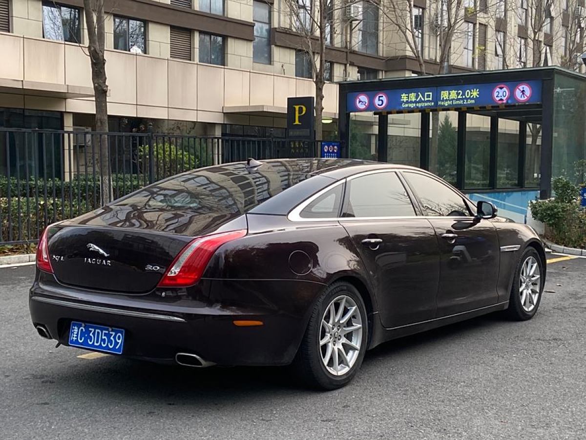 捷豹 XJ  2013款 XJL 3.0 SC 全景商務(wù)版圖片