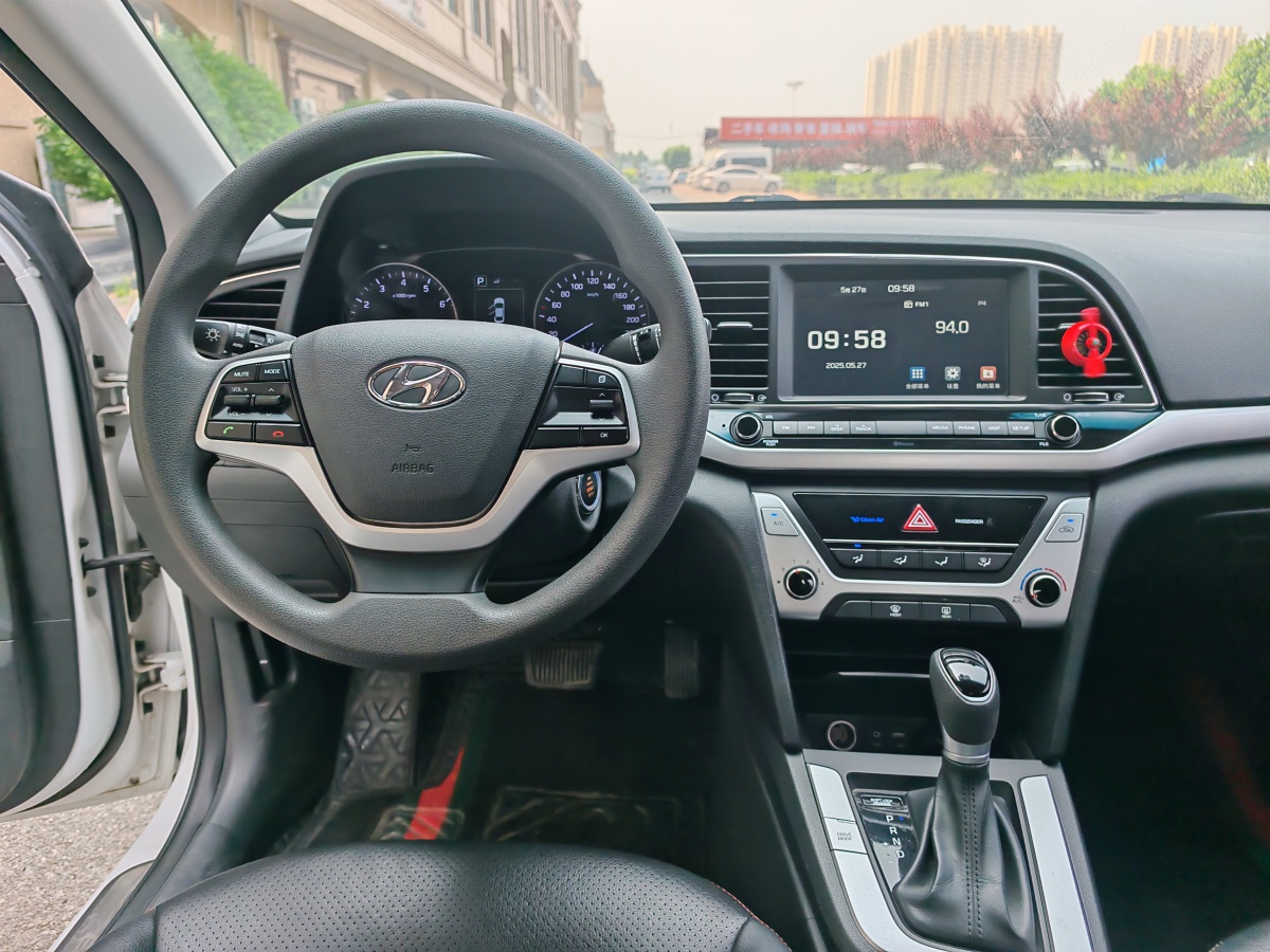 現(xiàn)代 領(lǐng)動(dòng)  2016款 1.6L 自動(dòng)智炫?精英型圖片