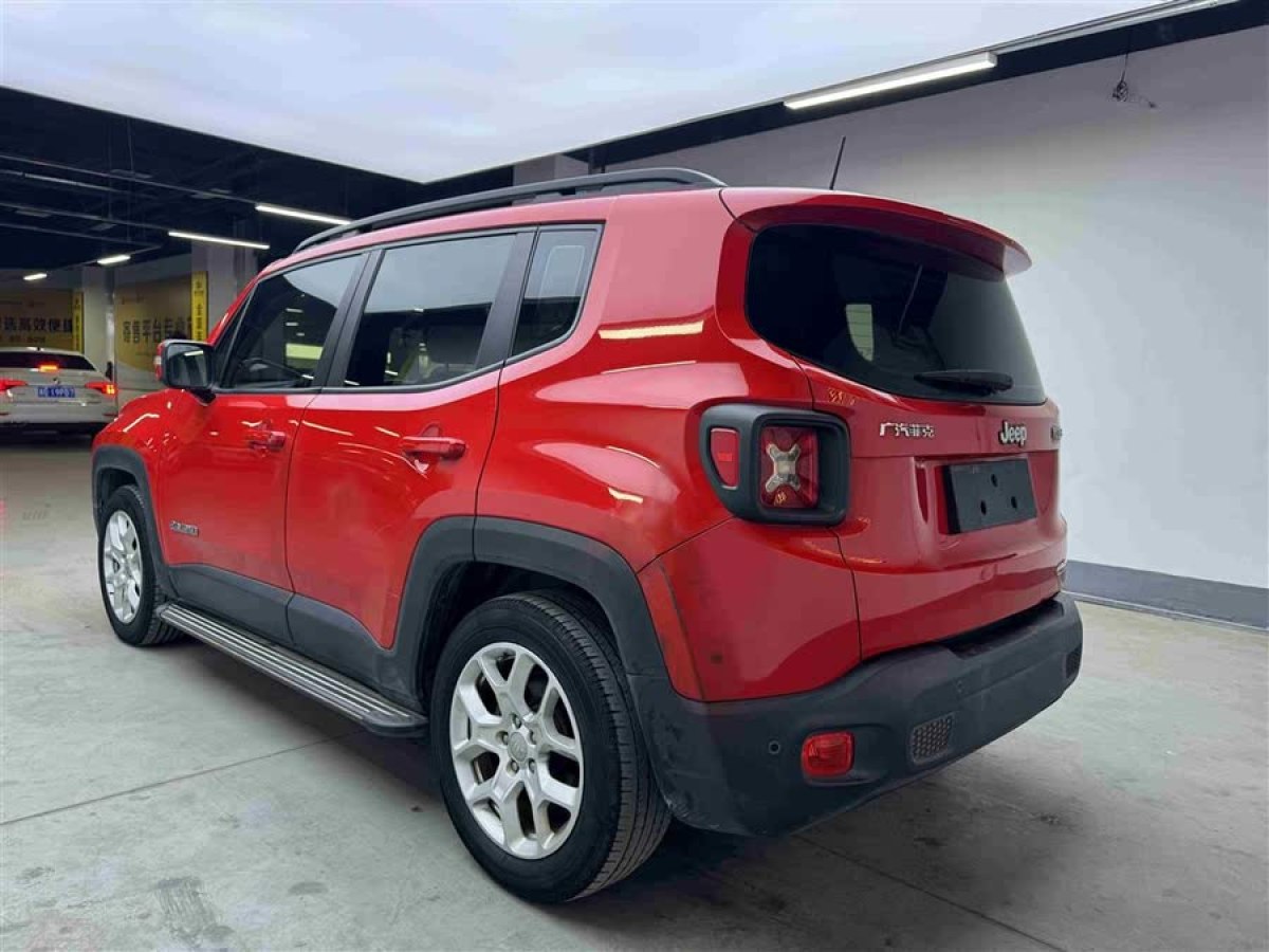 Jeep 自由俠  2018款 互聯(lián)大屏版 180T 自動(dòng)高能版圖片