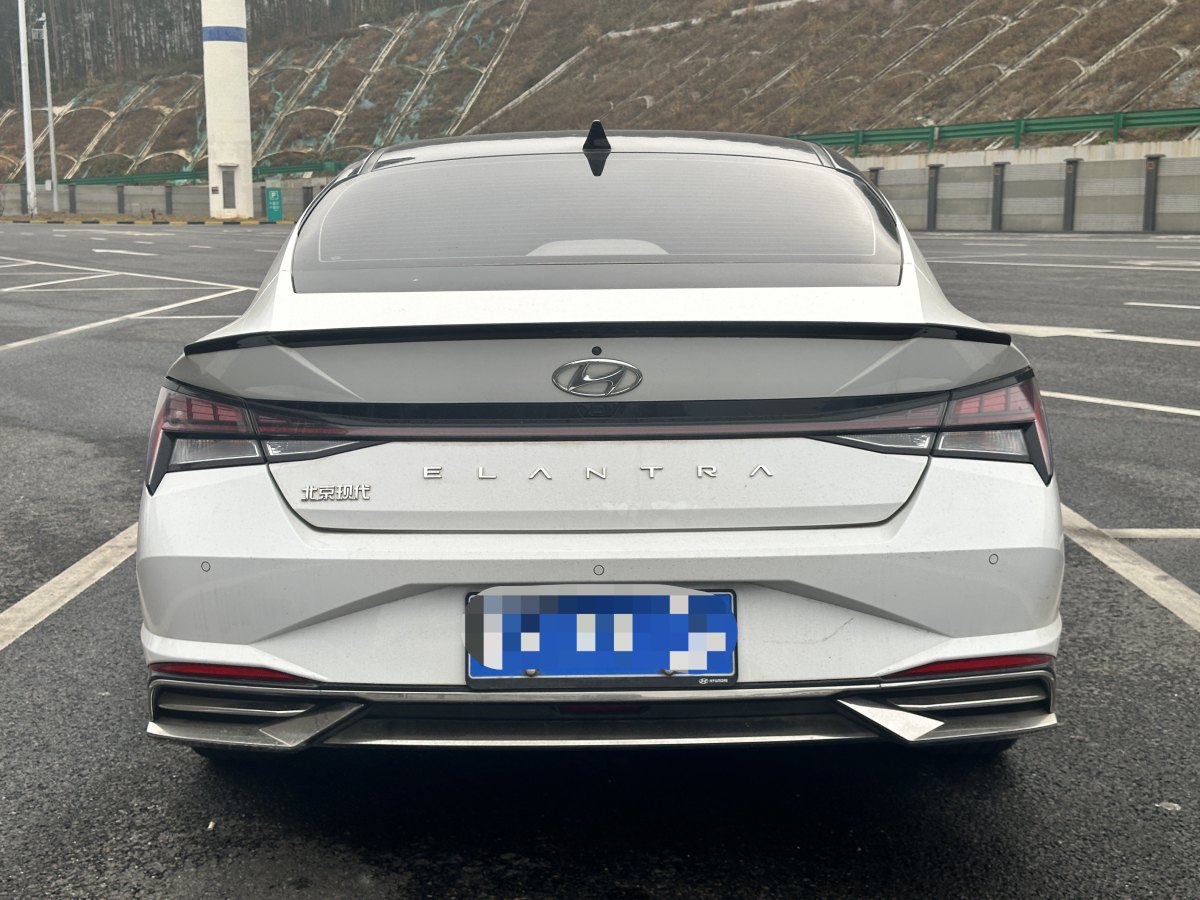 現(xiàn)代 伊蘭特  2021款 1.5L LUX尊貴版圖片