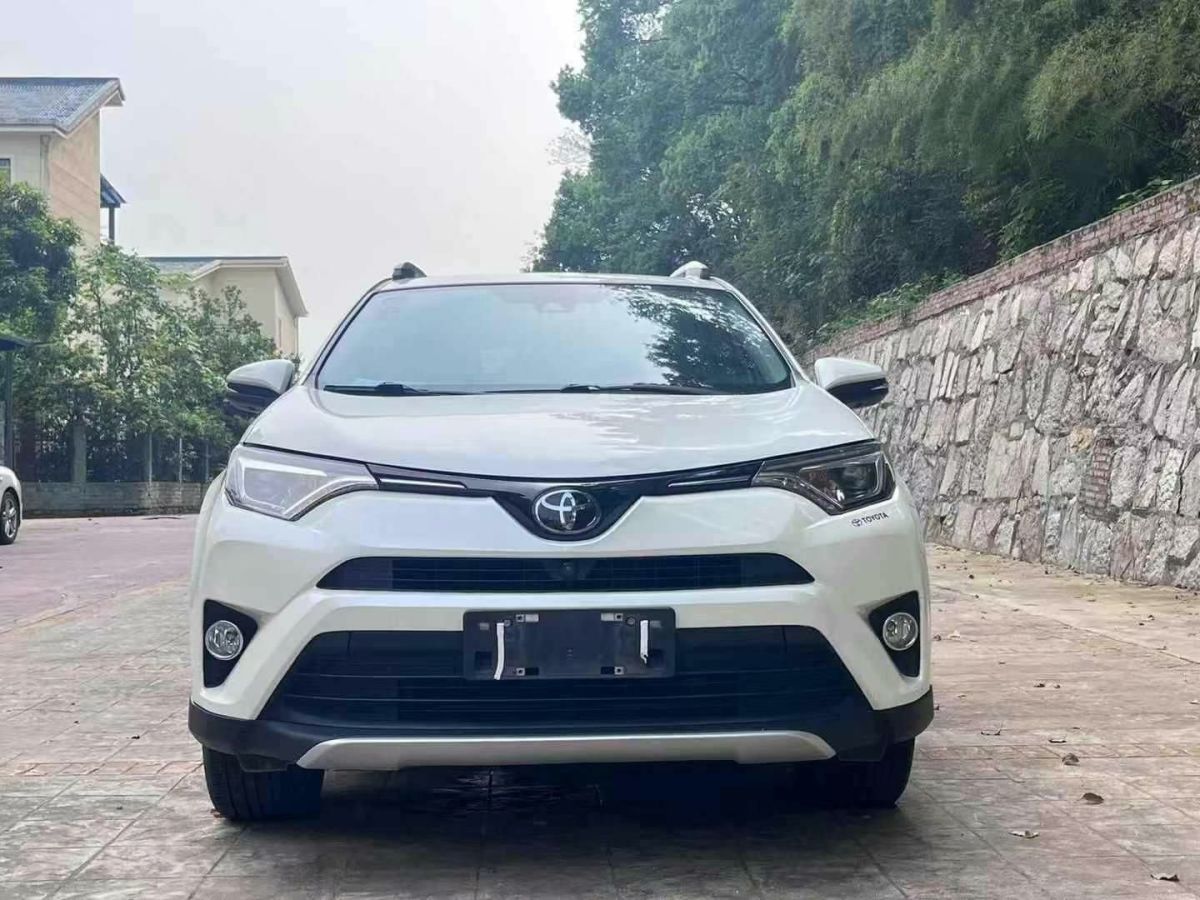 豐田 RAV4榮放  2018款 2.0L CVT兩驅(qū)風(fēng)尚X版圖片