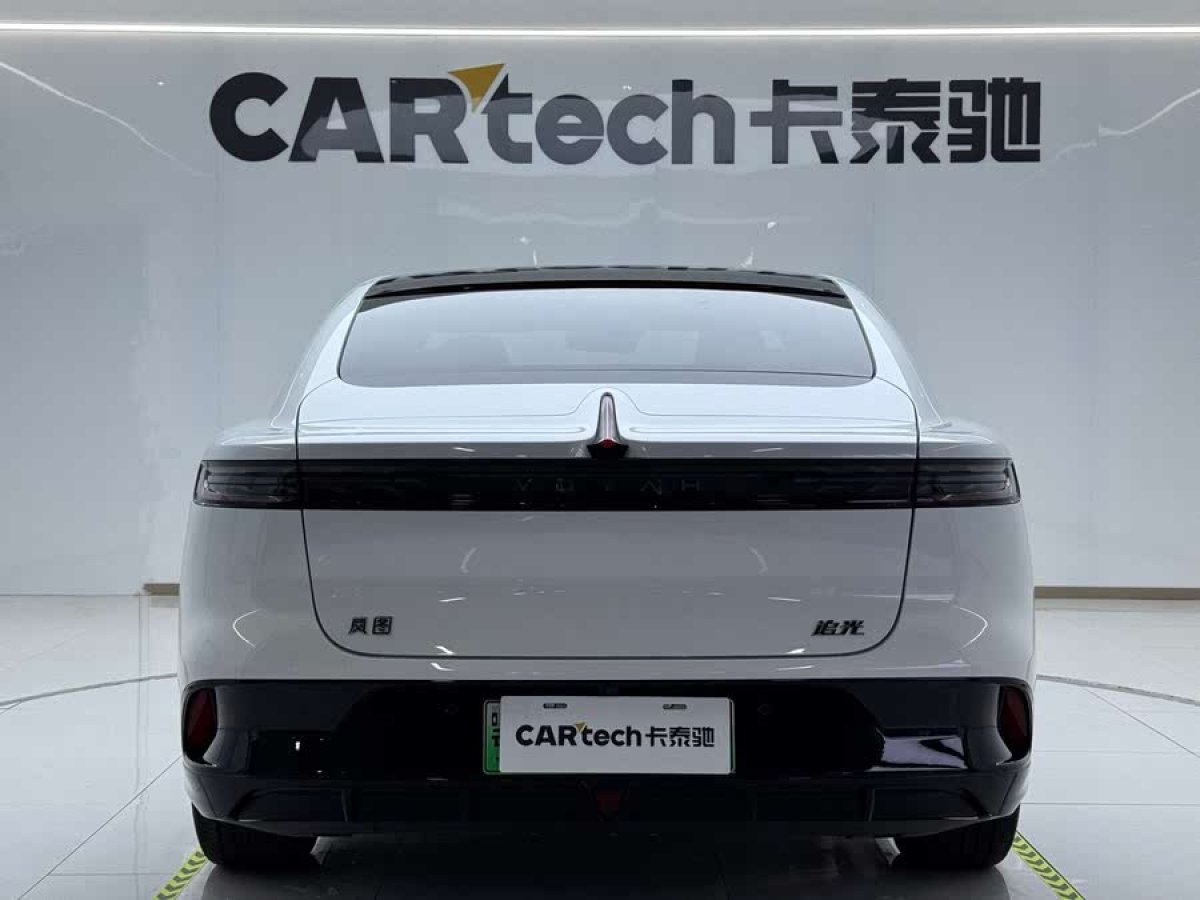 嵐圖 嵐圖追光  2024款 PHEV 四驅(qū)超長續(xù)航行政版圖片