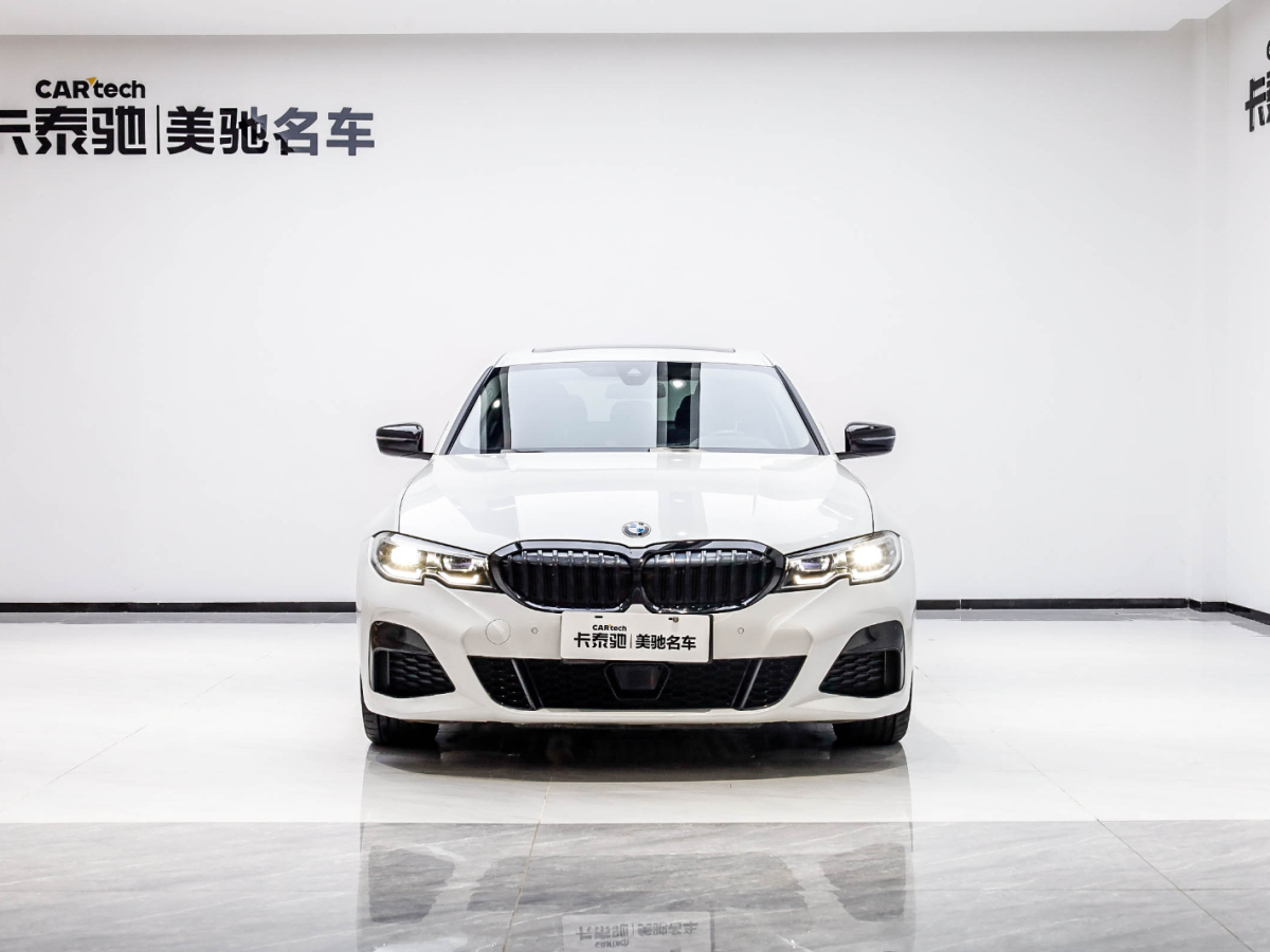 宝马3系 2022款 330Li xDrive M运动曜夜套装图片