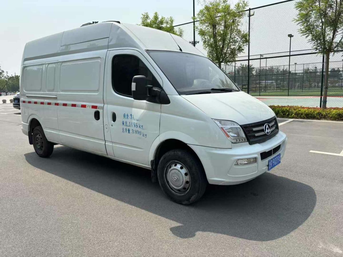 上汽大通 V80新能源  2023款 EV80 PLUS 多功能乘用車圖片