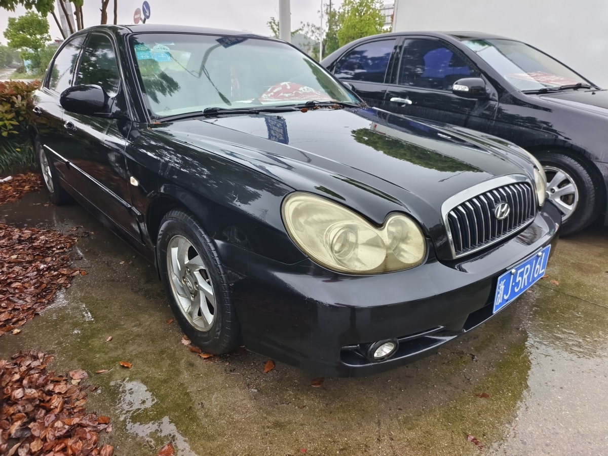 現(xiàn)代 索納塔  2004款 2.0L 手動(dòng)舒適型圖片