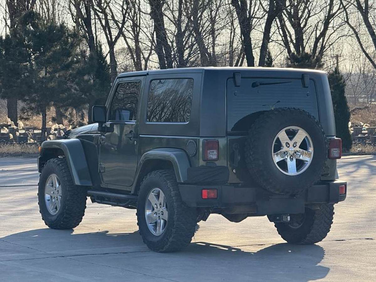 Jeep 牧馬人  2010款 3.8L Sahara 兩門版圖片