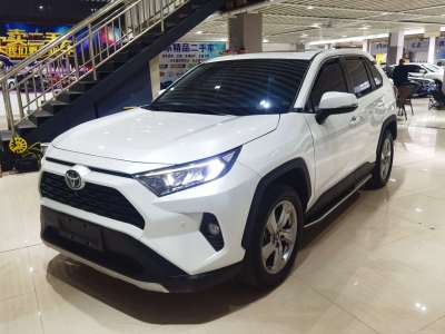 2021年10月 丰田 RAV4荣放 2.0L CVT四驱风尚版图片