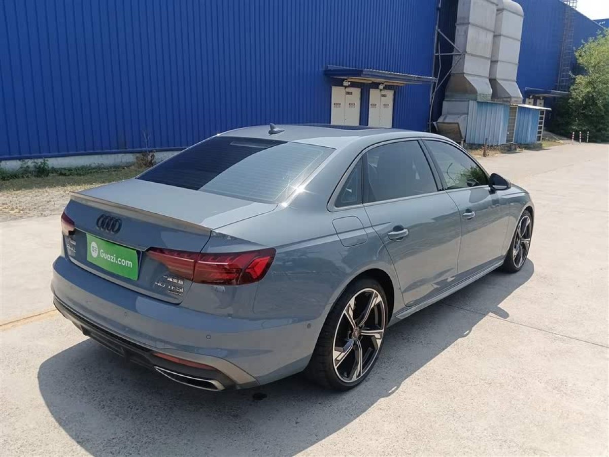 奧迪 奧迪A4L  2022款 40 TFSI quattro RS套件燃速型圖片