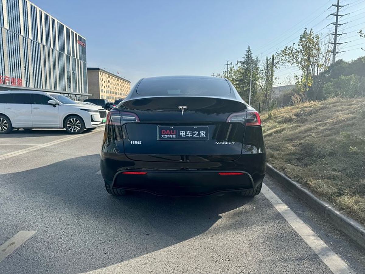 特斯拉 Model 3  2021款 改款 標(biāo)準(zhǔn)續(xù)航后驅(qū)升級(jí)版圖片