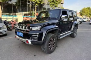 BJ40 北京 2.0T 自動(dòng)四驅(qū)城市獵人版?zhèn)b客型