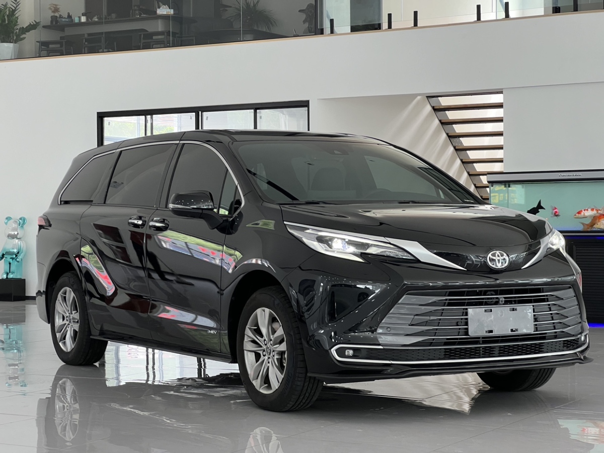 丰田 赛那SIENNA  2023款 2.5L混动 尊贵版图片