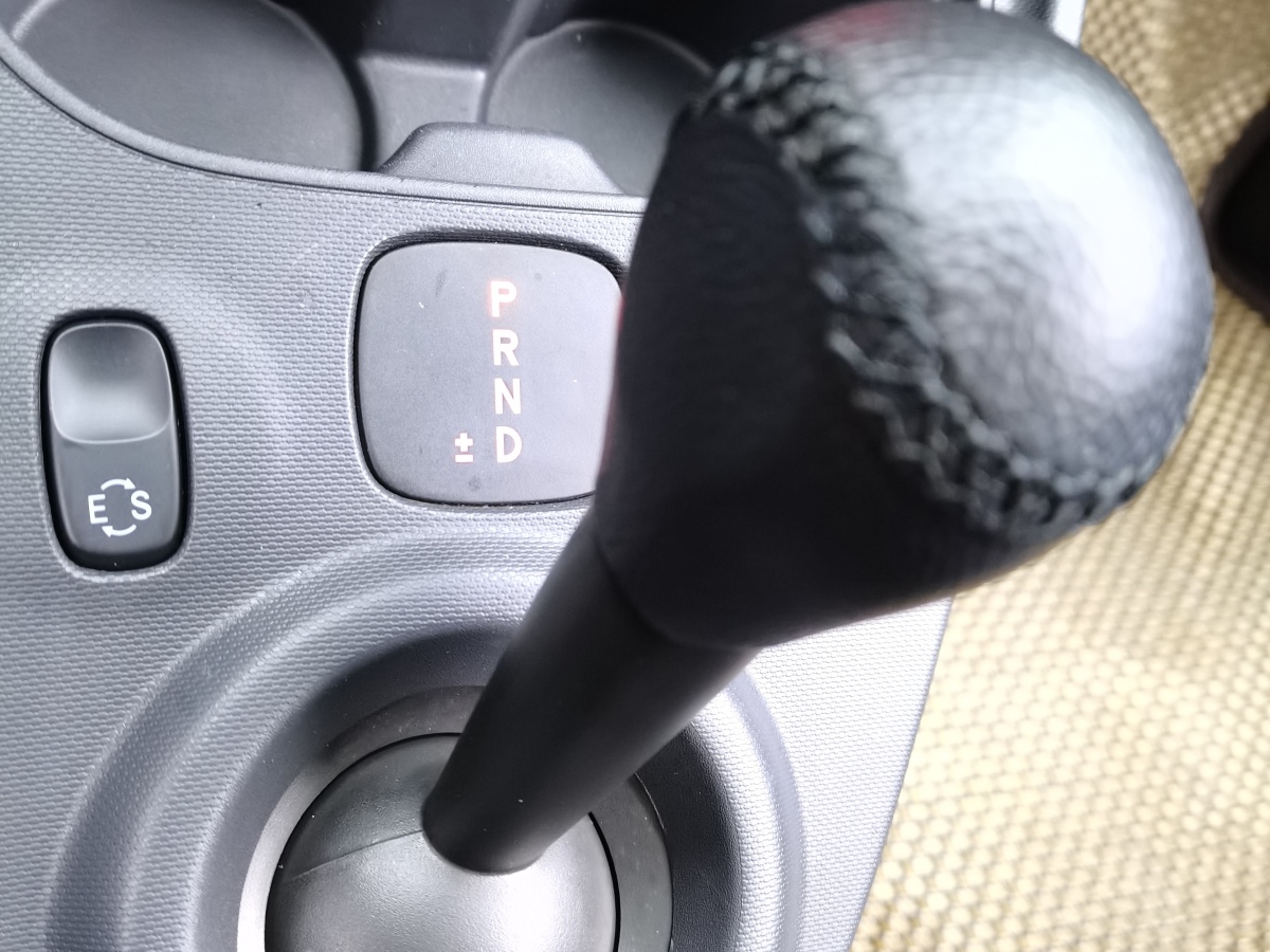 2019年8月smart fortwo  2019款 0.9T 66千瓦硬頂風(fēng)擎版 國(guó)VI