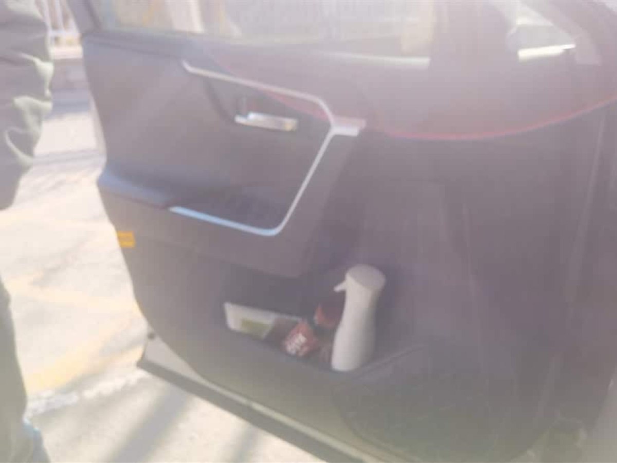 豐田 RAV4榮放  2023款 雙擎 2.5L E-CVT四驅(qū)旗艦版圖片