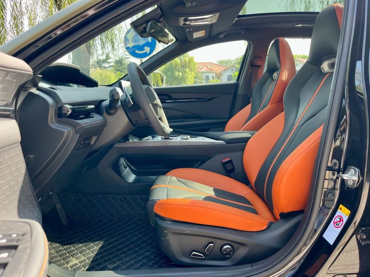 長(zhǎng)安 長(zhǎng)安UNI-V  2024款 1.5T 尊貴運(yùn)動(dòng)型圖片