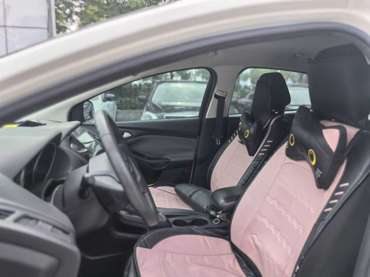 福特 ?？怂? 2012款 兩廂 1.6L 自動舒適型圖片
