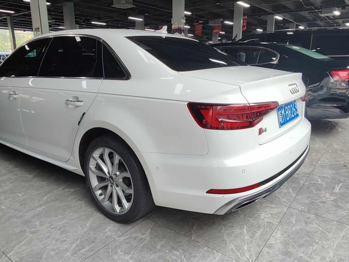 奧迪 奧迪A4L  2019款 35 TFSI 進(jìn)取型 國V圖片