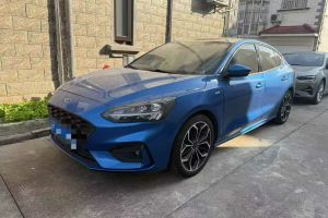 福克斯 福特 三廂 EcoBoost 180 自動ST Line