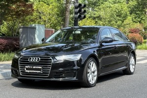 奧迪Q3 奧迪 30周年年型 35 TFSI 時(shí)尚型