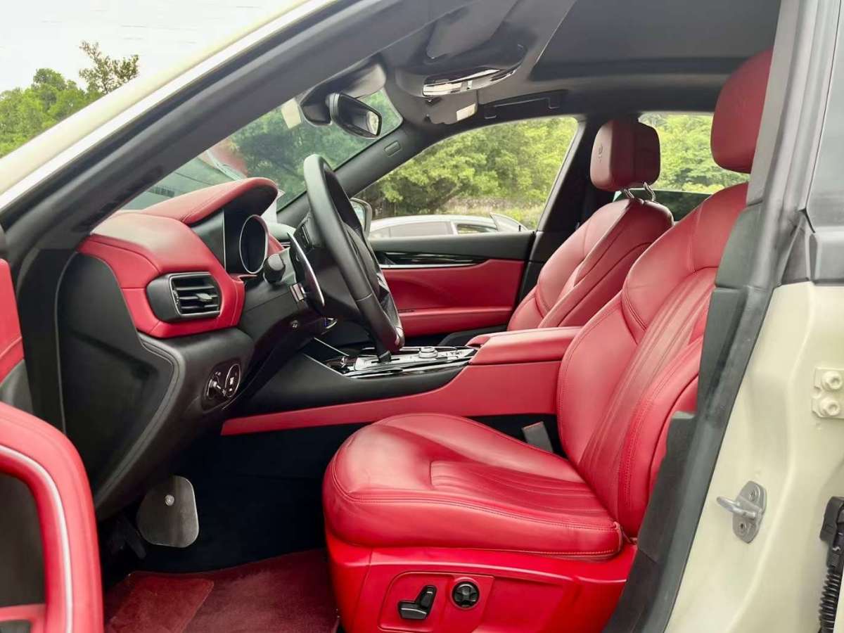 瑪莎拉蒂 Levante  2018款 3.0T 350Hp 標(biāo)準(zhǔn)版圖片