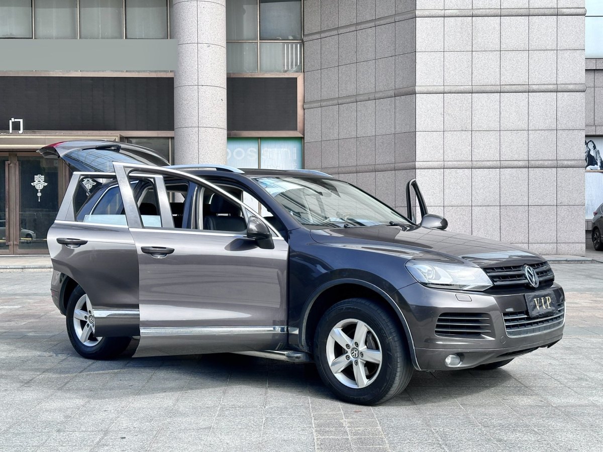 大眾 途銳  2011款 3.0TDI 柴油標(biāo)配型圖片