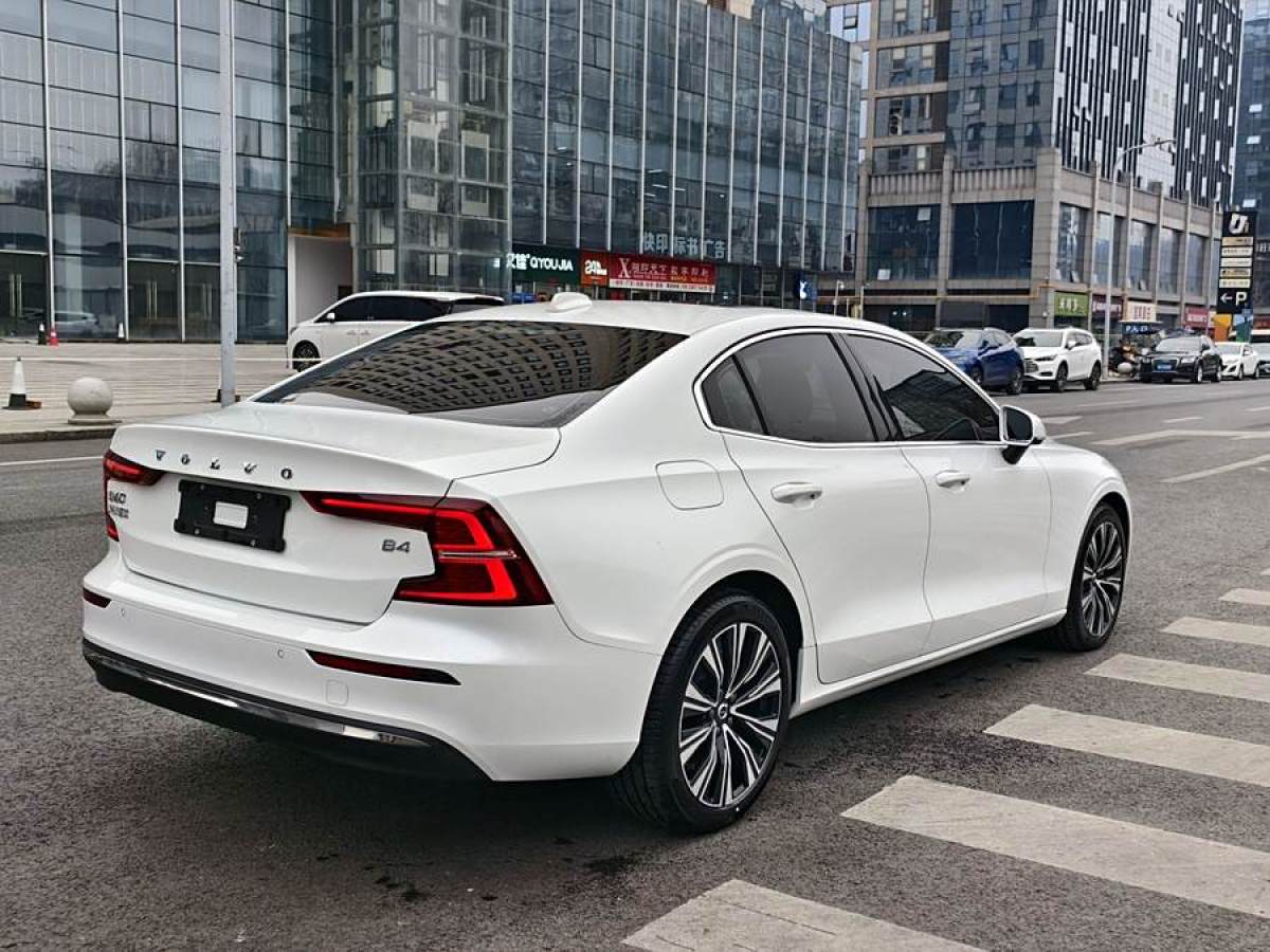 沃爾沃 S60L  2024款 B4 智遠(yuǎn)豪華版圖片