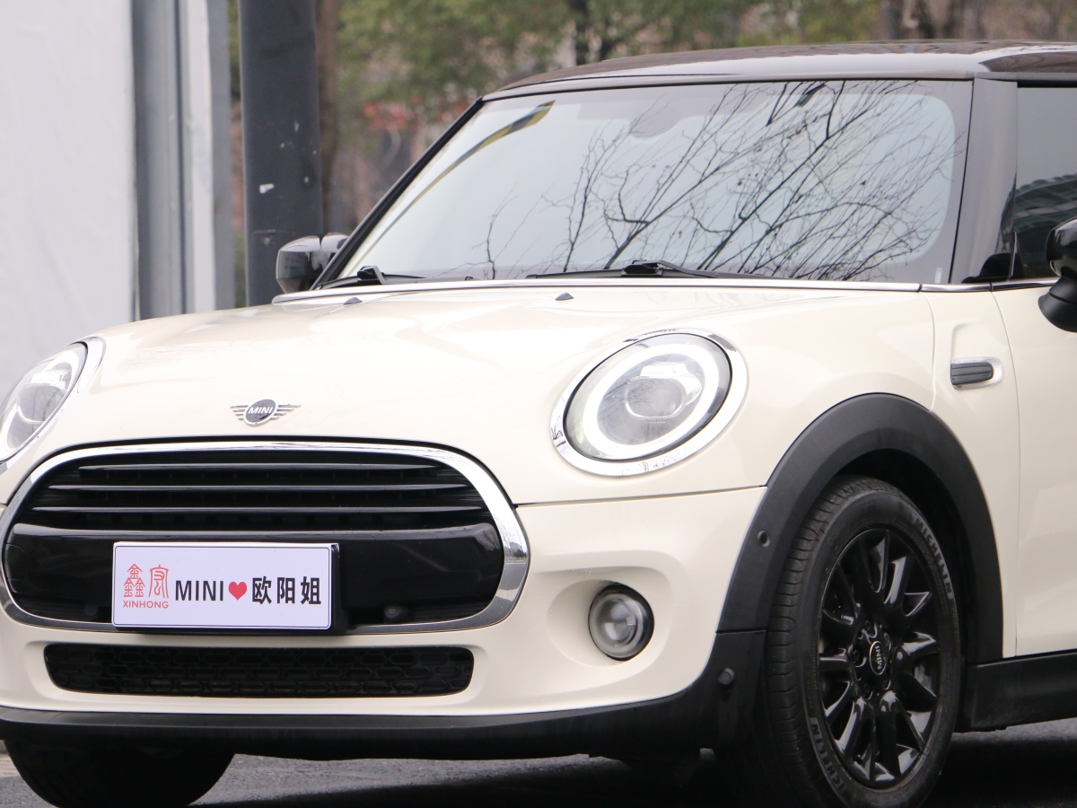 MINI COUNTRYMAN  2018款 1.5T COOPER 經(jīng)典派圖片