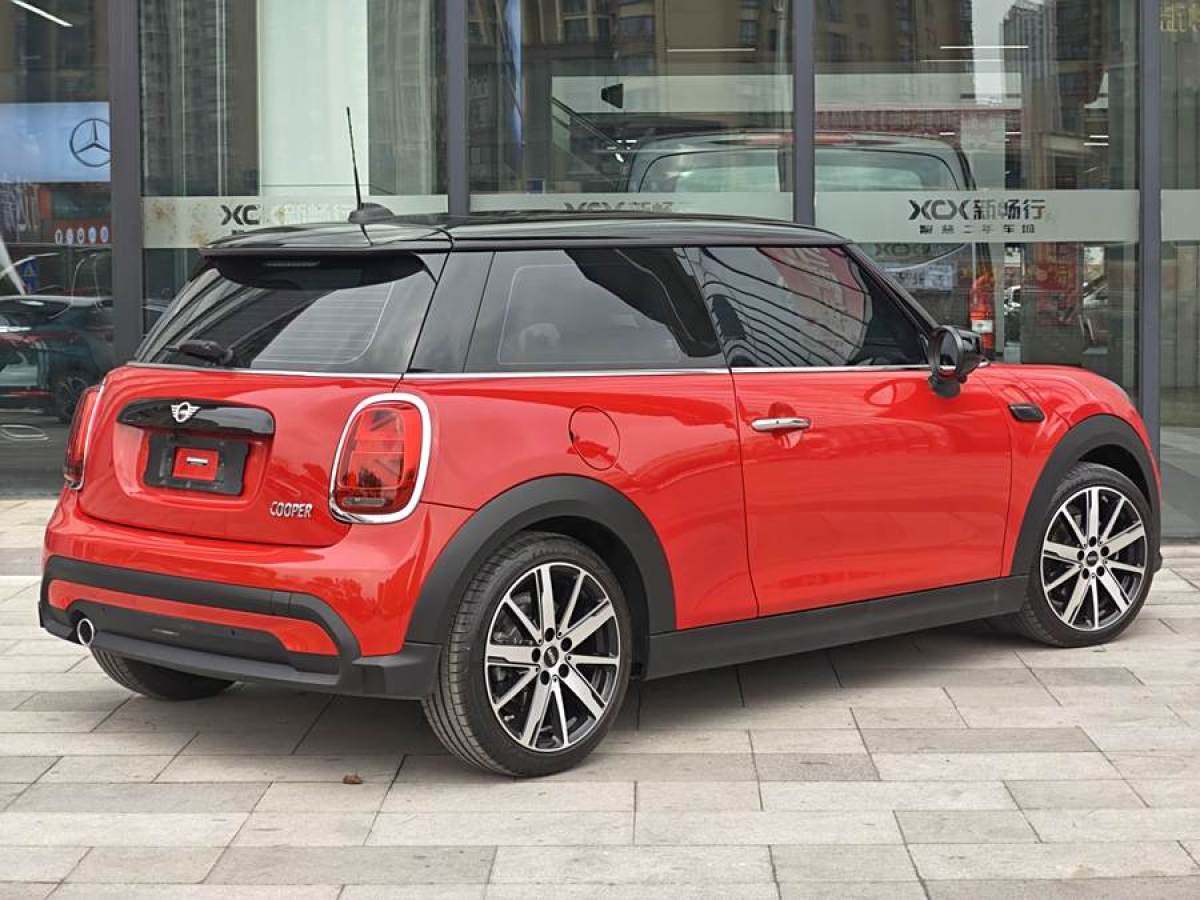 MINI MINI  2022款 改款 1.5T COOPER 藝術(shù)家圖片