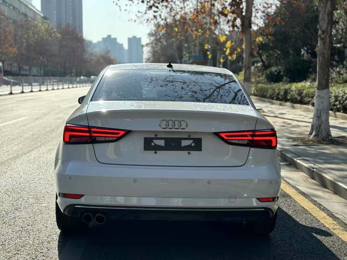 奧迪 奧迪A3  2019款 A3 35TFSI Limousine時(shí)尚型圖片