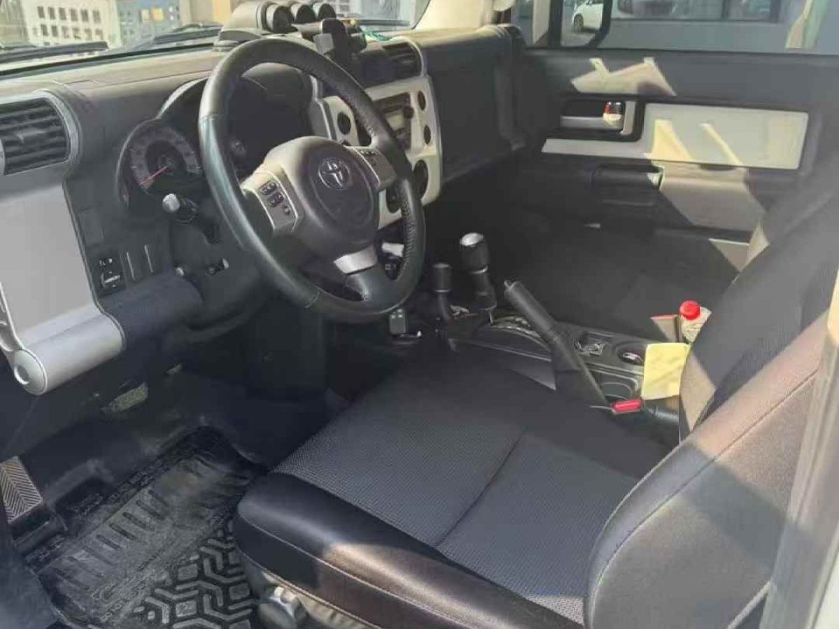 豐田 蘭德酷路澤  2018款 5.7L VX-R 12氣 底升(中東版)圖片