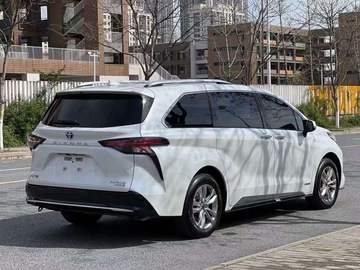 丰田 赛那SIENNA  2023款 2.5L混动 铂金版图片