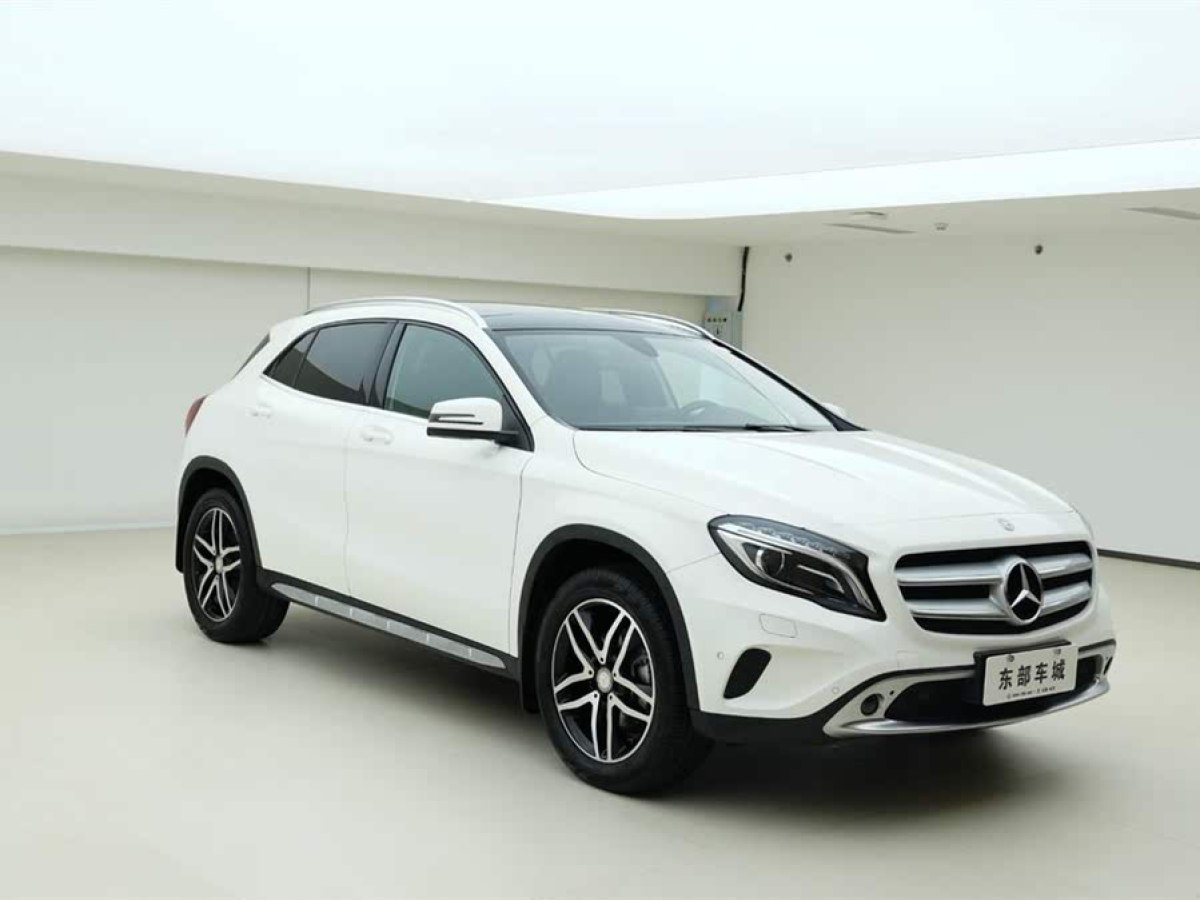 奔馳 奔馳GLA  2016款 GLA 220 4MATIC 時(shí)尚型圖片