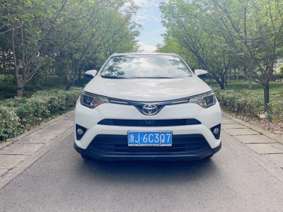 2017年9月 丰田 RAV4荣放 2.0L CVT两驱风尚版图片