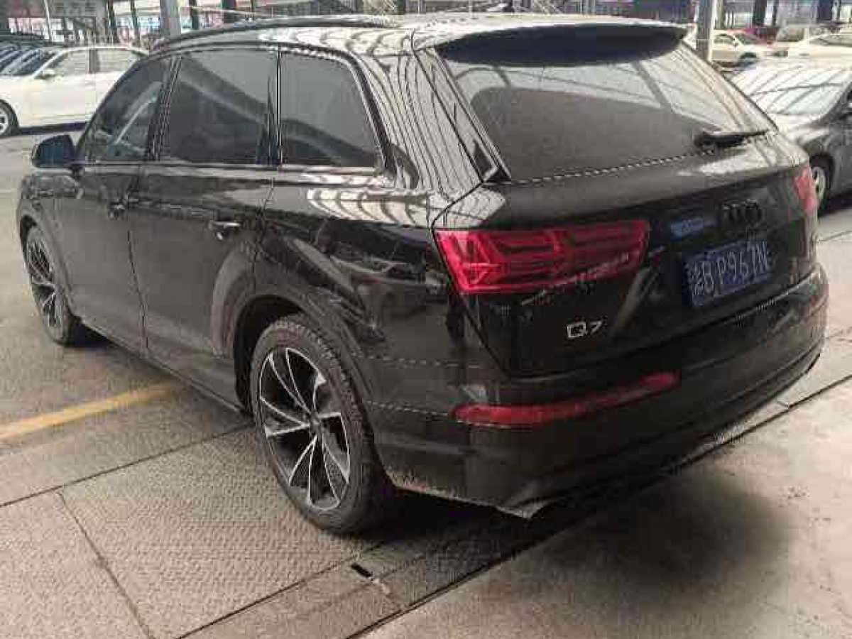 奧迪 奧迪Q7  2018款 40 TFSI S line運(yùn)動型圖片