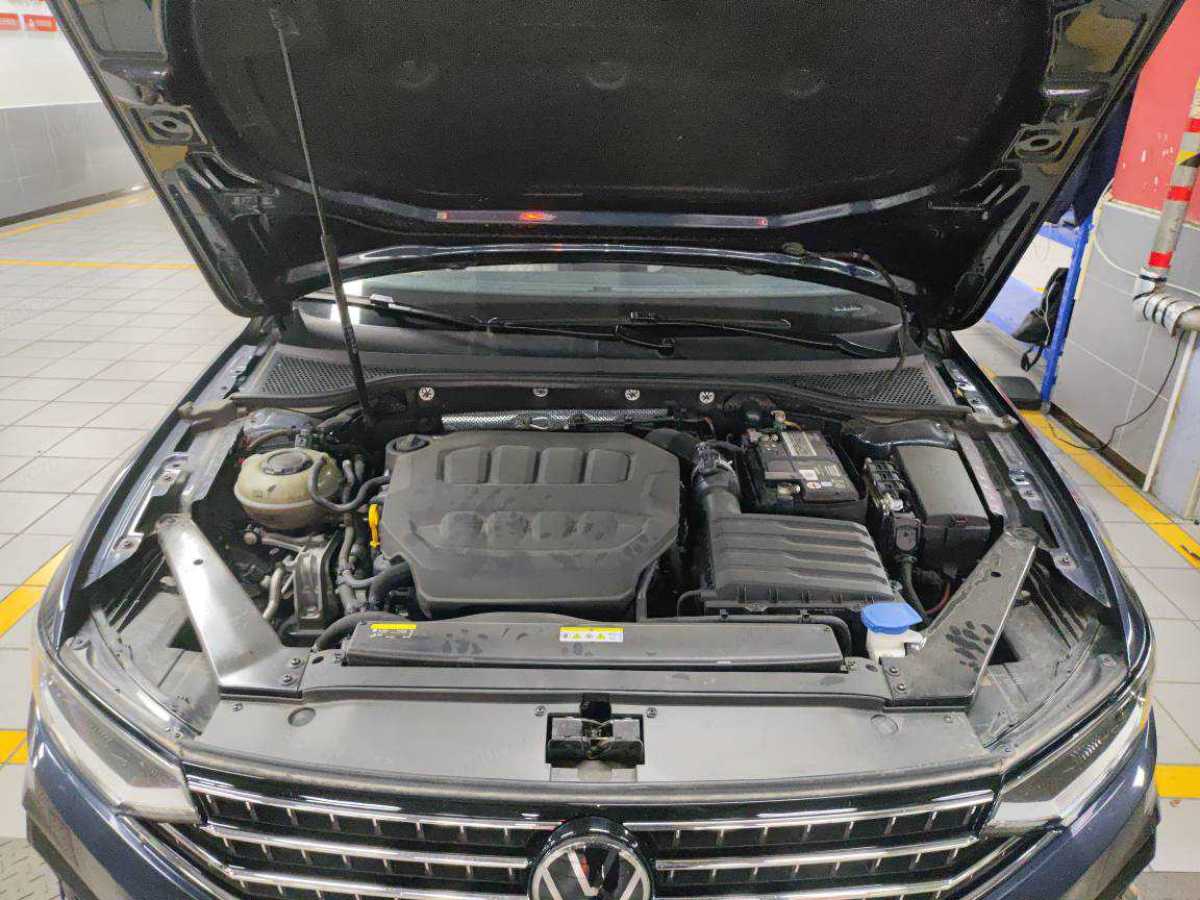 大眾 邁騰  2023款 200萬輛紀(jì)念版 330TSI DSG豪華型圖片