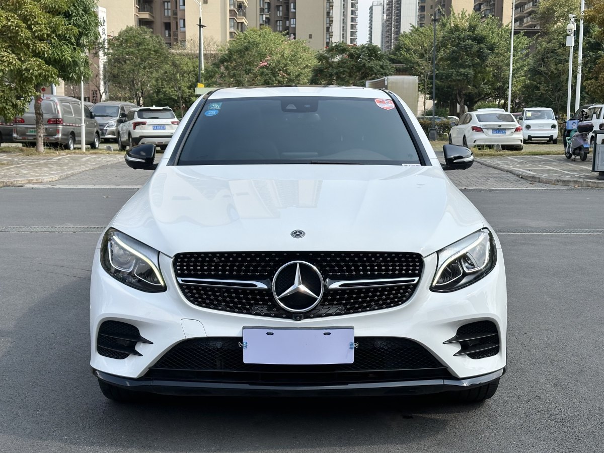 奔馳 奔馳GLC  2022款 改款 GLC 260 4MATIC 轎跑SUV圖片