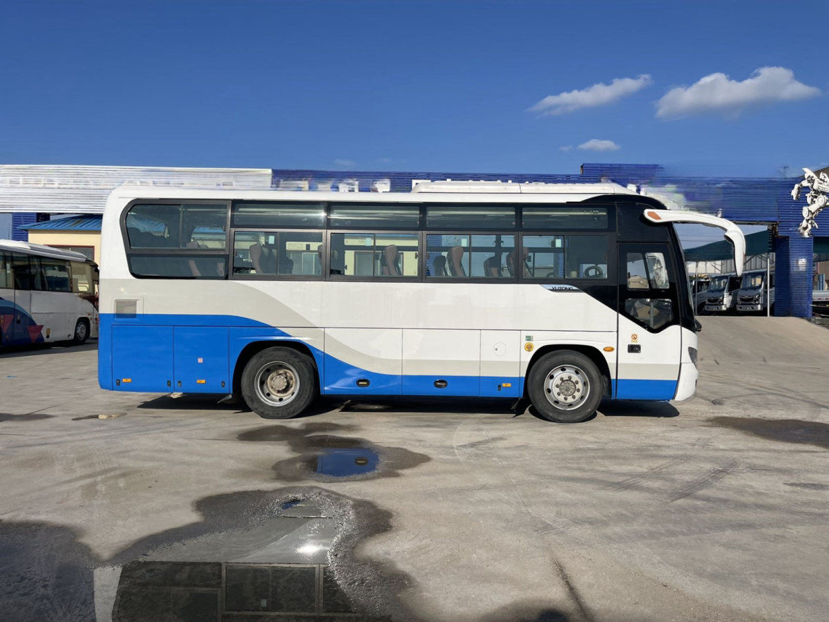 30座國五宇通6816客車圖片