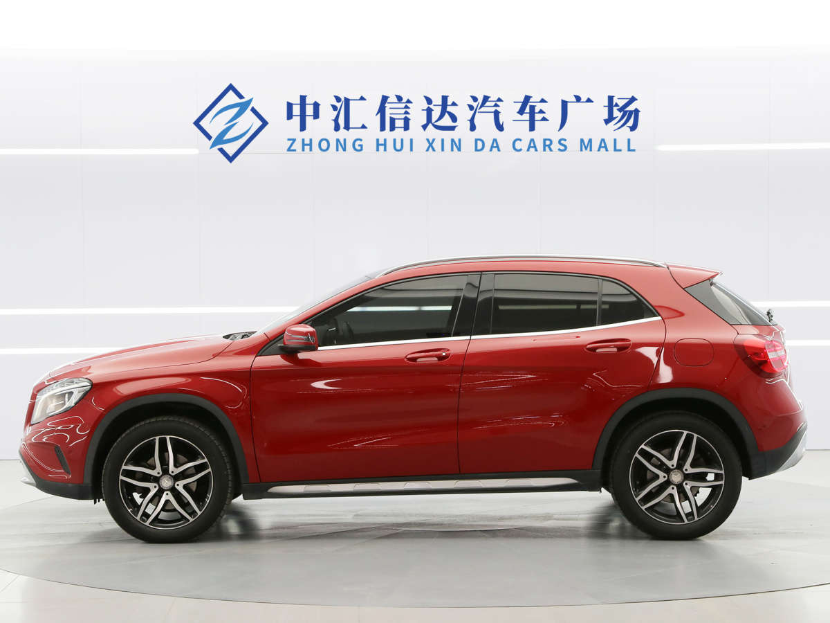 奔馳 奔馳GLA  2017款 GLA 220 4MATIC 時(shí)尚型圖片