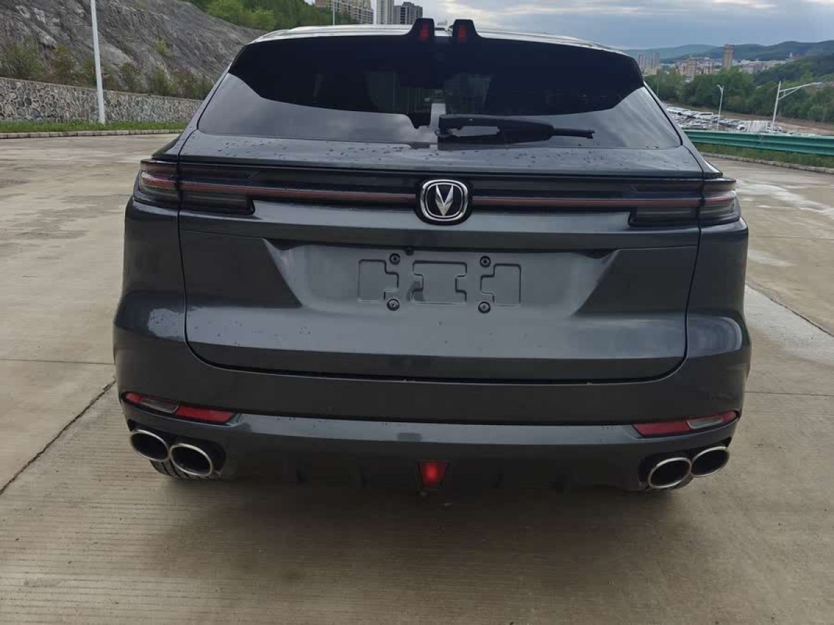 長(zhǎng)安 長(zhǎng)安UNI-K  2021款 2.0T 全輪驅(qū)動(dòng)尊享型圖片