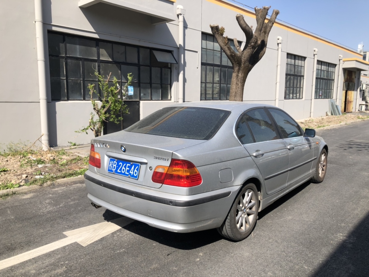 寶馬 寶馬3系  2005款 325i 領(lǐng)先型圖片
