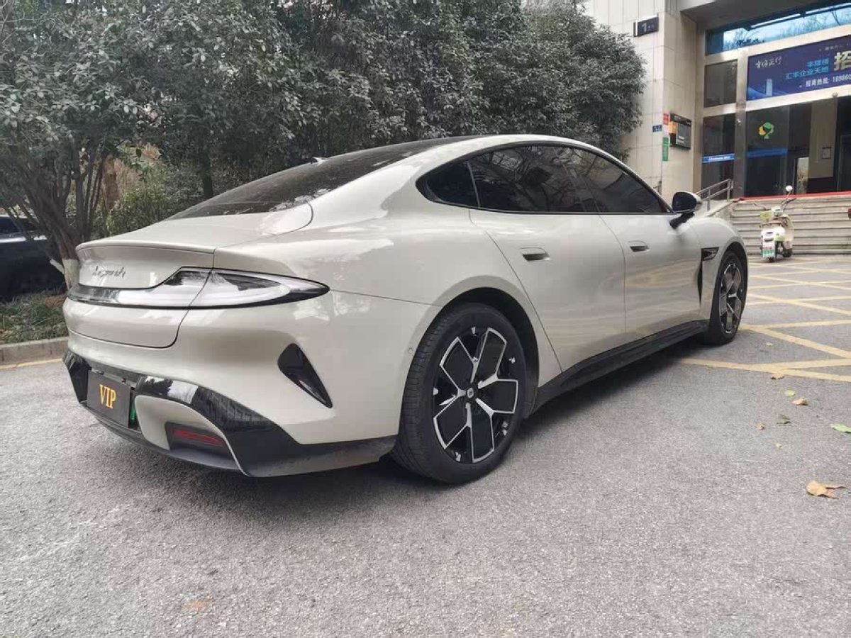 小米 小米SU7  2024款 700km 后驅(qū)標(biāo)準(zhǔn)創(chuàng)始版圖片
