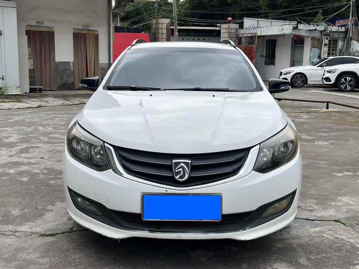 寶駿 730  2014款 1.5L 手動豪華導(dǎo)航ESP版 7座圖片