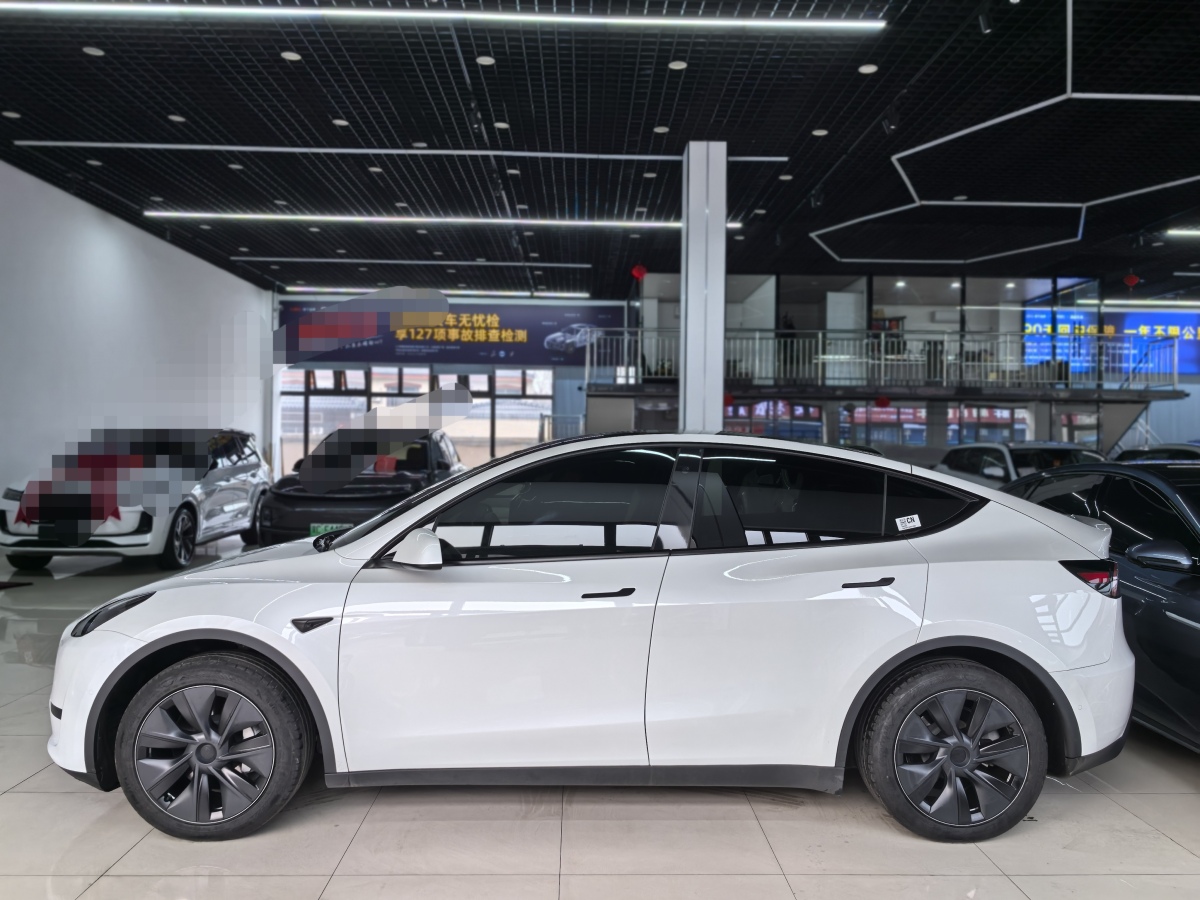 特斯拉 Model 3  2023款 煥新版 后輪驅(qū)動(dòng)圖片