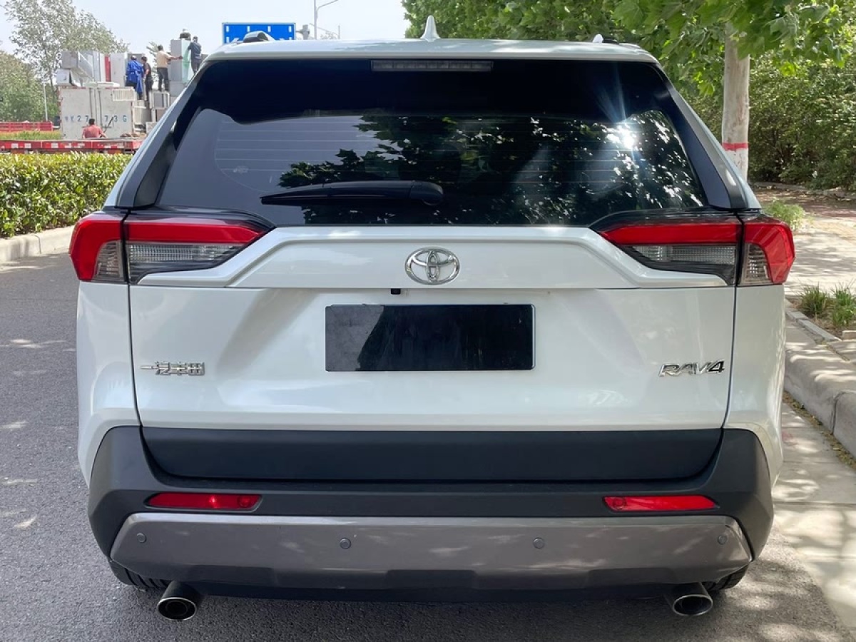 豐田 RAV4榮放  2022款 2.0L CVT兩驅(qū)風(fēng)尚Plus版圖片