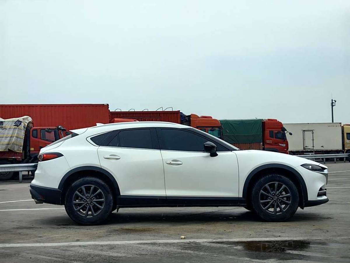 馬自達(dá) CX-4  2021款 2.0L 自動兩驅(qū)藍(lán)天品位版圖片