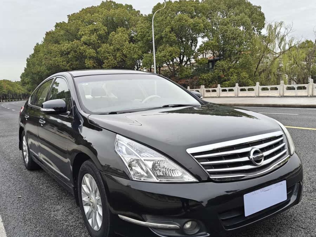 日產(chǎn) 天籟  2010款 2.0L XL周年紀(jì)念版圖片