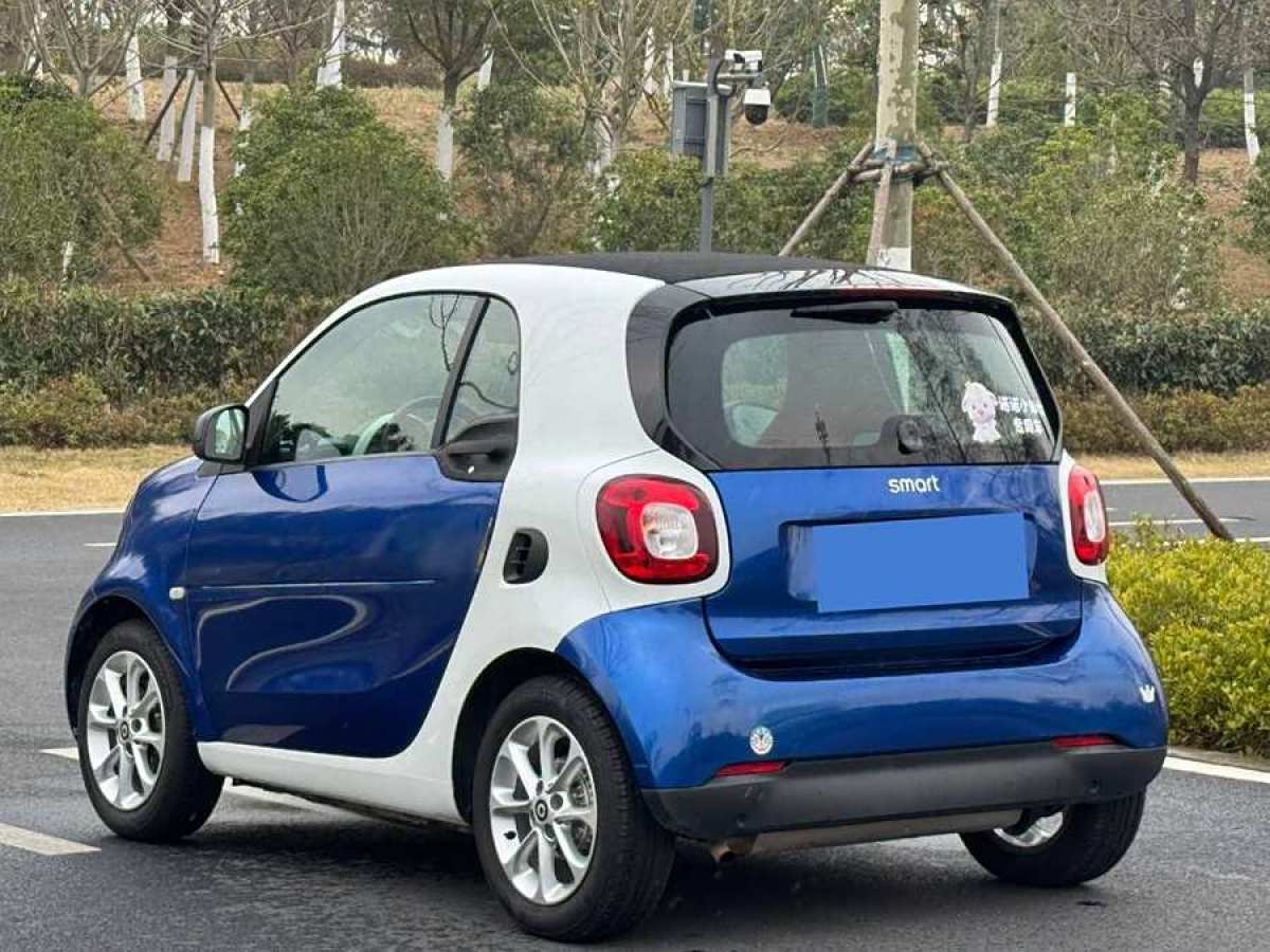 2017年7月smart fortwo  2015款 1.0L 52千瓦硬頂靈動版