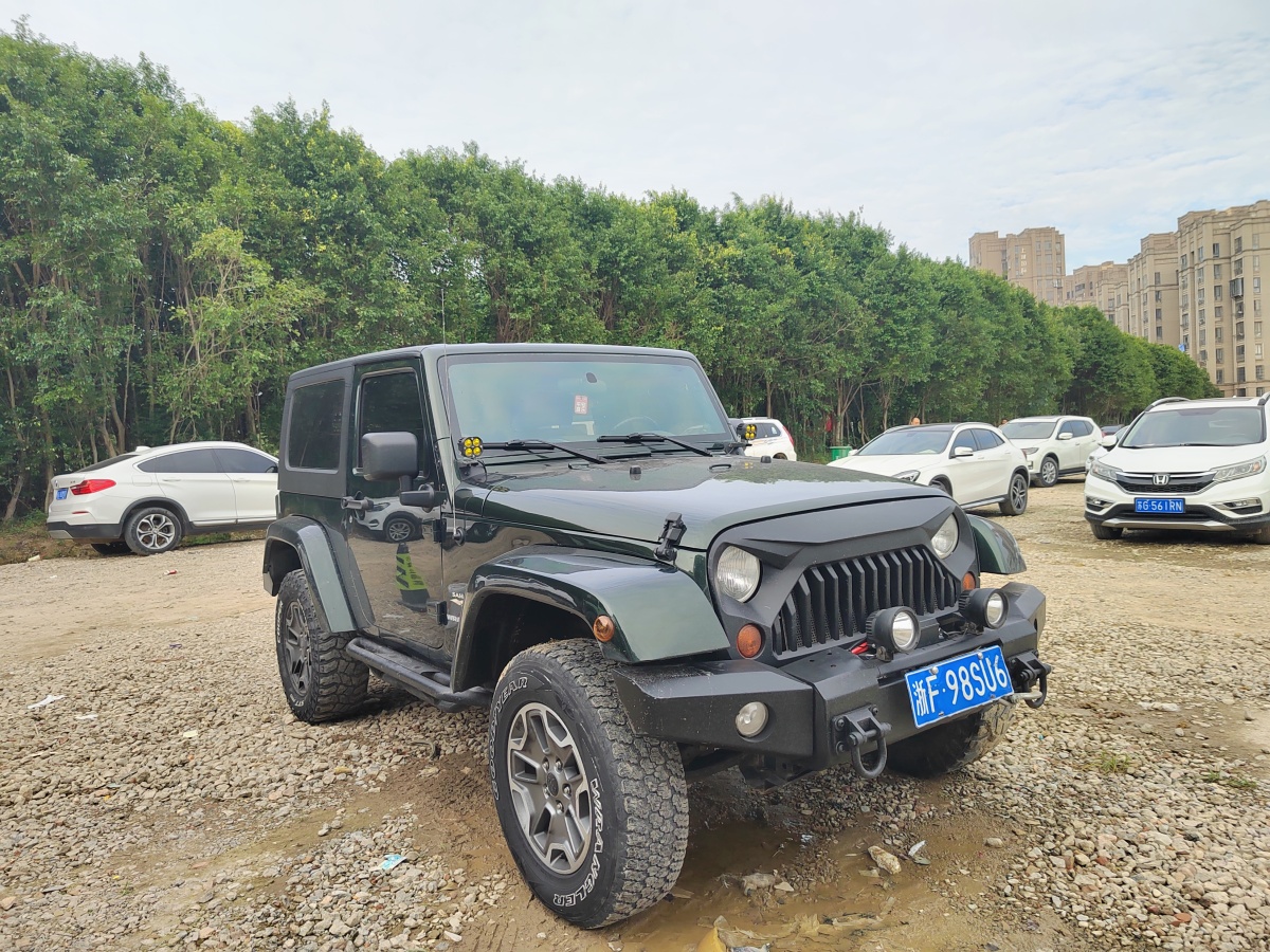 Jeep 牧馬人  2010款 3.8L Sahara 兩門版圖片