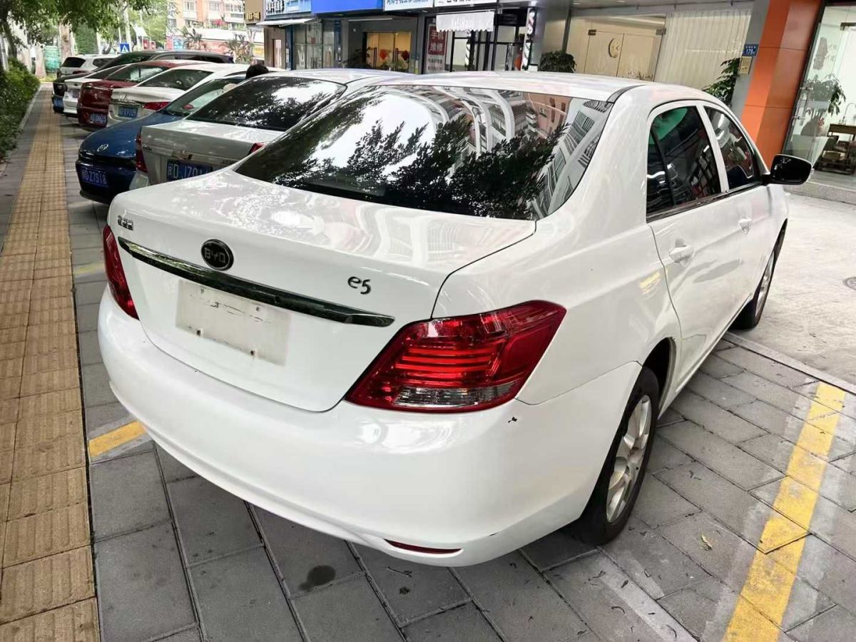 比亞迪 e5  2016款 300 尊貴型圖片